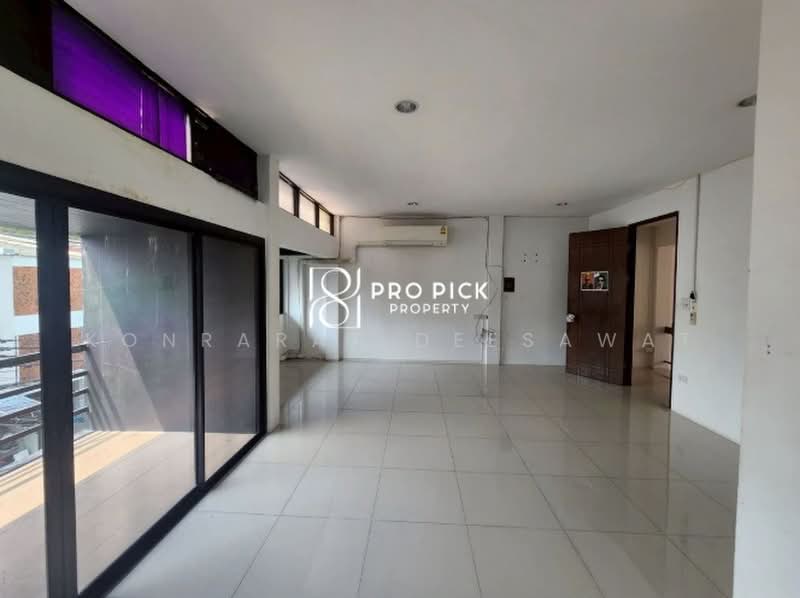 For Rent Home Office BTS Phrom Phong Sukhumvit Rama 4 Khlong Toei Bangkok PP-00460, Bangkok, พระราม4, Khlong Toei, Bangkok, 4 Bedrooms, 250 sqm, Townhouse For Rent, by Konrarat Deesawat, 500446728 - DDproperty.com