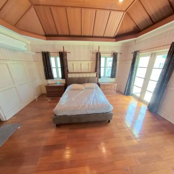 Nantawan Sukhumvit 77, Bangkok, Sukhumvit 77 (On Nut 44), Bang Chak, Phra Khanong, Bangkok, 5 Bedrooms, 350 sqm, Single Detached House For Sale, by Rinrada Saelee, 500446729 - DDproperty.com