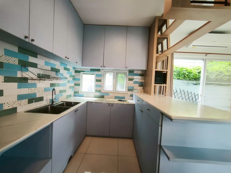 Indy Bangna-Ramkhamhaeng 2, Bangkok, Soi 7, Dok Mai, Prawet, Bangkok, 3 Bedrooms, 145 sqm, Townhouse For Sale, by YTD Land&houses Real Estate Agency, 500446777 - DDproperty.com