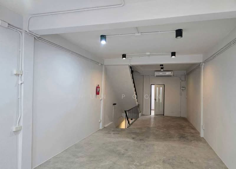 Commercial Building for Rent Near BTS Bang Chak – Only 400 Meters (SPSSR328), Bangkok, สุขุมวิท, Bang Chak, Phra Khanong, Bangkok, , 200 sqm, Shophouse For Rent, by Khun Poon, 500446839 - DDproperty.com