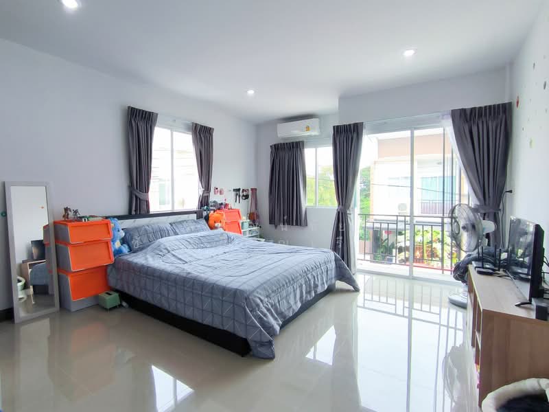 Moobaan K.C. Ramintra 7, Bangkok, Sam Wa Tawan Tok, Khlong Sam Wa, Bangkok, 2 Bedrooms, 88 sqm, Townhouse For Sale, by พิพัฒน์ชัย ชัยศรีบุญเรือง, 500446862 - DDproperty.com