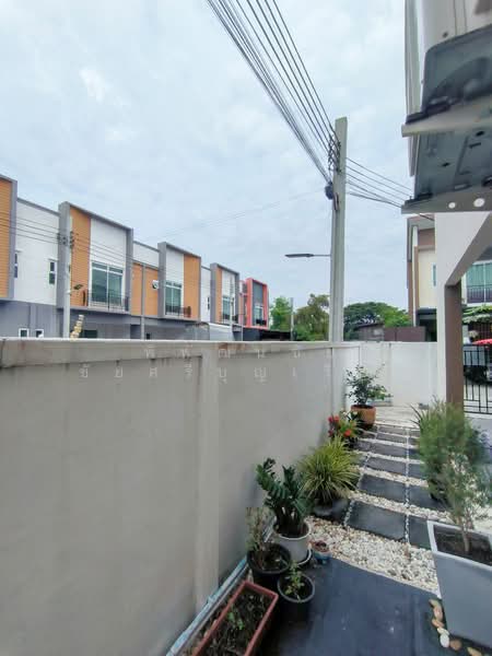 Moobaan K.C. Ramintra 7, Bangkok, Sam Wa Tawan Tok, Khlong Sam Wa, Bangkok, 2 Bedrooms, 88 sqm, Townhouse For Sale, by พิพัฒน์ชัย ชัยศรีบุญเรือง, 500446862 - DDproperty.com