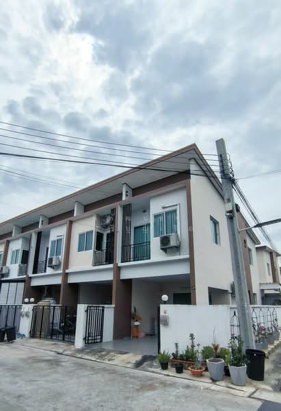 Moobaan K.C. Ramintra 7 : หมู่บ้านเค.ซี. รามอินทรา 7, กรุงเทพ, สามวาตะวันตก, คลองสามวา, กรุงเทพ, 88 ตร.ม., ทาวน์เฮ้าส์ ขาย, โดย พิพัฒน์ชัย ชัยศรีบุญเรือง, 500446862 - DDproperty.com