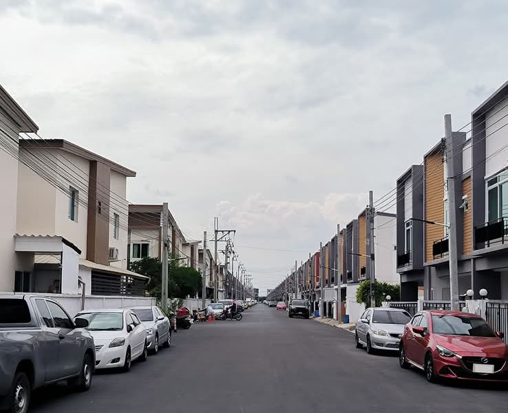 Moobaan K.C. Ramintra 7 : หมู่บ้านเค.ซี. รามอินทรา 7, กรุงเทพ, สามวาตะวันตก, คลองสามวา, กรุงเทพ, 88 ตร.ม., ทาวน์เฮ้าส์ ขาย, โดย พิพัฒน์ชัย ชัยศรีบุญเรือง, 500446862 - DDproperty.com