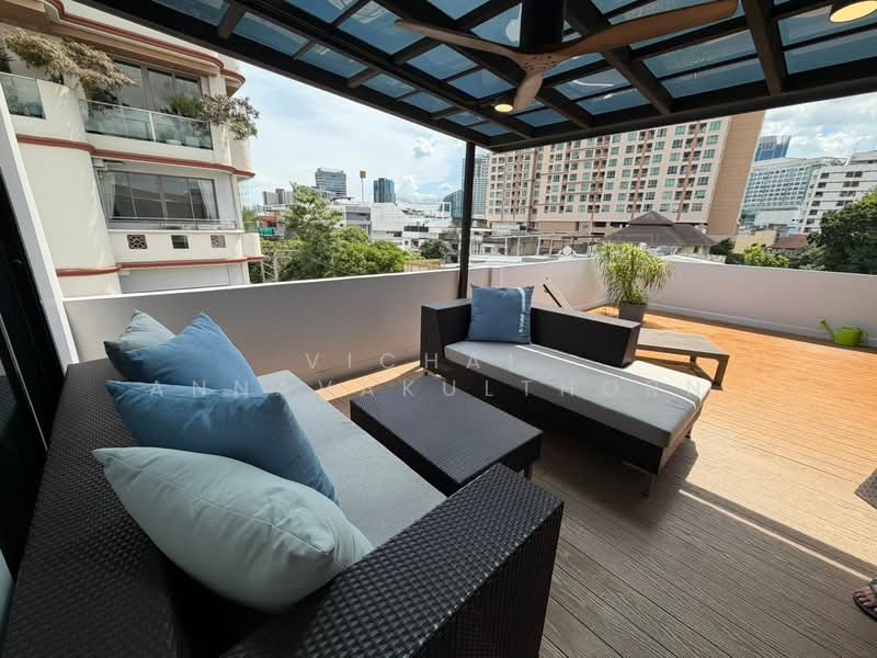 Modern 3 Bedroom Townhouse with Rooftop Terrace, Bangkok, Phra Kanong Nua, Watthana, Bangkok, 3 Bedrooms, 350 sqm, Townhouse For Rent, by Vichai Annavakulthorn, 500446900 - DDproperty.com