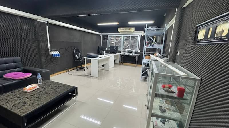 Commercial building for sale in a prime location in Rayong area. Size: 20 sq.wa. Only 220 meters fro, Rayong, Thapma, Muang Rayong, Rayong, , 130 sqm, Shophouse For Sale, by Thidarat Chaijumroonpun, 500446969 - DDproperty.com