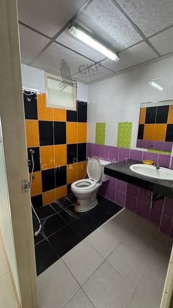 Commercial building for sale in a prime location in Rayong area. Size: 20 sq.wa. Only 220 meters fro, Rayong, Thapma, Muang Rayong, Rayong, , 130 sqm, Shophouse For Sale, by Thidarat Chaijumroonpun, 500446969 - DDproperty.com