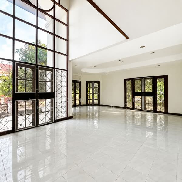 หมู่บ้านเมืองดี, Bangkok, Sala Thammasop, Thawi Watthana, Bangkok, 5 Bedrooms, 325 sqm, Single Detached House For Sale, by AJHOMECENTER - คุณโต, 500446988 - DDproperty.com