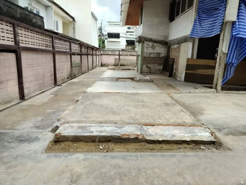 Land for rent with a detached house in Sukhumvit 71, Pridi Phanomyong 14 (SPSAD4102), Bangkok, Phra Kanong Nua, Watthana, Bangkok, , 1,012 sqm, Land For Rent, by Agent Pla, 500447007 - DDproperty.com