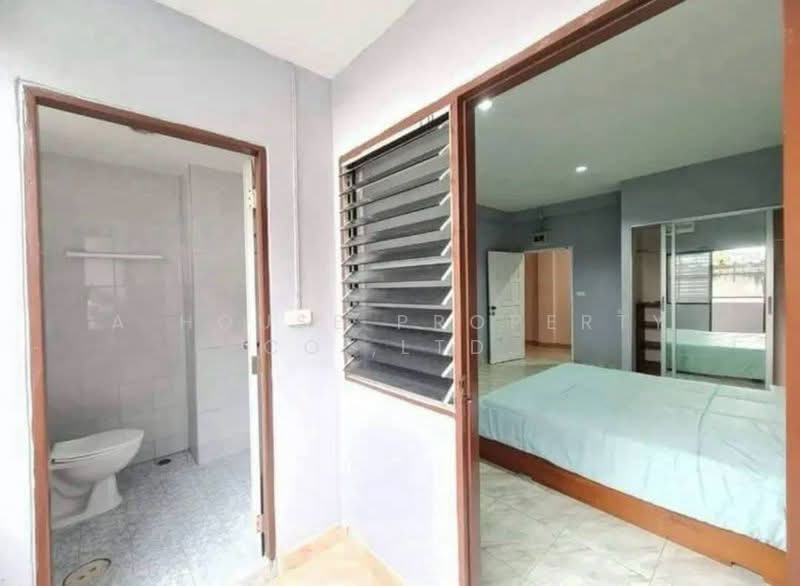 Apartment for sale in Pattaya, Soi Pothisarn 10. Prime location, close to amenities, Chon Buri (Pattaya), Na Kloe, Bang Lamung (Pattaya), Chon Buri (Pattaya), , 1,068 sqm, Business For Sale, by A House Property Co.,Ltd., 500447014 - DDproperty.com