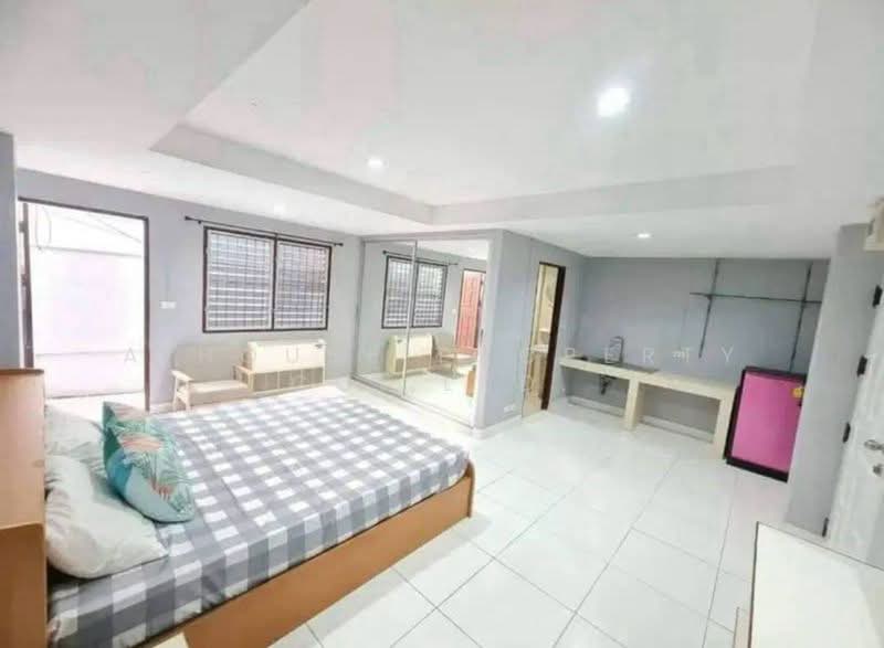 Apartment for sale in Pattaya, Soi Pothisarn 10. Prime location, close to amenities, Chon Buri (Pattaya), Na Kloe, Bang Lamung (Pattaya), Chon Buri (Pattaya), , 1,068 sqm, Business For Sale, by A House Property Co.,Ltd., 500447014 - DDproperty.com