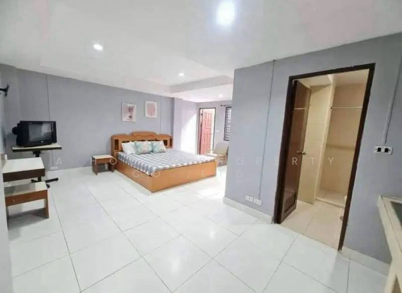 Apartment for sale in Pattaya, Soi Pothisarn 10. Prime location, close to amenities, Chon Buri (Pattaya), Na Kloe, Bang Lamung (Pattaya), Chon Buri (Pattaya), , 1,068 sqm, Business For Sale, by A House Property Co.,Ltd., 500447014 - DDproperty.com