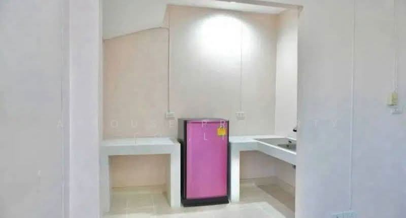 Apartment for sale in Pattaya, Soi Pothisarn 10. Prime location, close to amenities, Chon Buri (Pattaya), Na Kloe, Bang Lamung (Pattaya), Chon Buri (Pattaya), , 1,068 sqm, Business For Sale, by A House Property Co.,Ltd., 500447014 - DDproperty.com