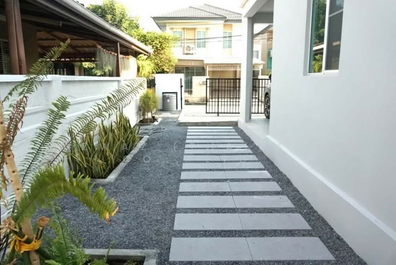 บ้านเดี่ยว 3 ห้องนอน 230 ตร.ม. ให้เช่าลาดกระบัง ใกล้สุวรรณภูมิ, กรุงเทพ, ลำปลาทิว, ลาดกระบัง, กรุงเทพ, 230 ตร.ม., บ้านเดี่ยว ให้เช่า, โดย Fazwaz (Thailand) Co., Ltd., 500447061 - DDproperty.com
