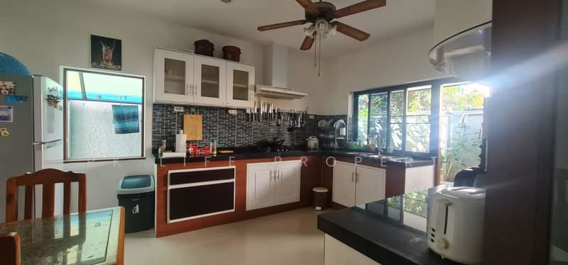 7S0197 Pool villa for sale 22,000,000 baht 4 bedroom 4 bathroom at rawai have fully furnished, Phuket, Rawai, Muang Phuket, Phuket, 4 Bedrooms, 640 sqm, Villa For Sale, by PK LIFE Property, 500447089 - DDproperty.com