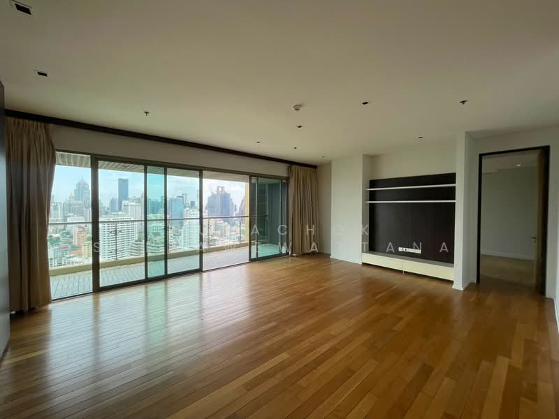 The Lakes, Bangkok, 123 Ratchadaphisek Road, Khlong Toei, Bangkok, 3 Bedrooms, 210 sqm, Condo For Sale, by Supachok Subrawewattana, 500447097 - DDproperty.com