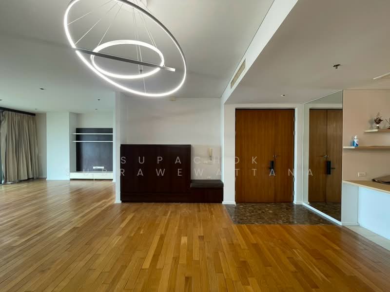 The Lakes, Bangkok, 123 Ratchadaphisek Road, Khlong Toei, Bangkok, 3 Bedrooms, 210 sqm, Condo For Sale, by Supachok Subrawewattana, 500447097 - DDproperty.com