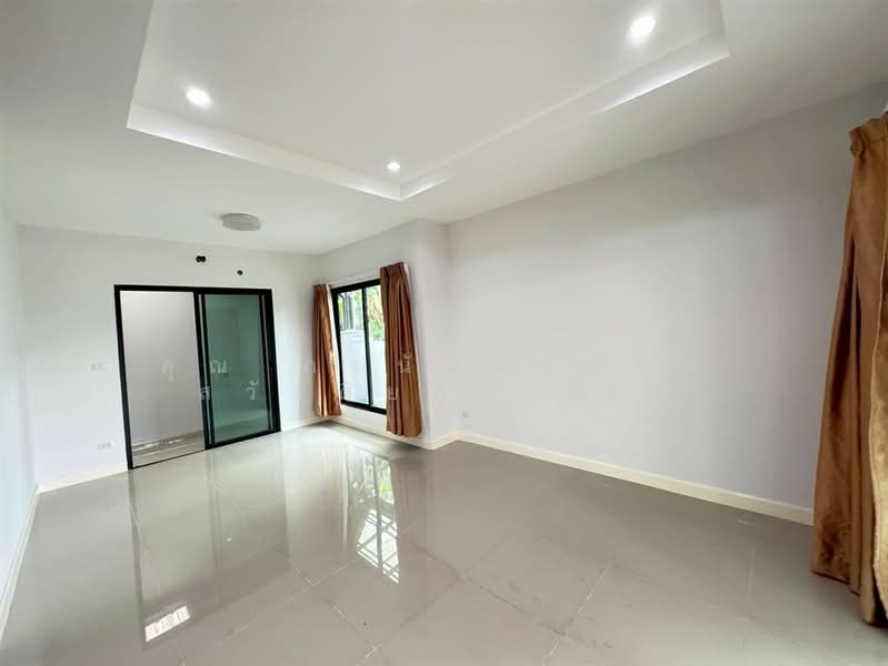 The Modish Ratchaphruek-Kanchanapisek, Pathum Thani, Ratchaphruek 77 Road, Khlong Phra Udom, Lat Lum Kaeo, Pathum Thani, 4 Bedrooms, 122 sqm, Townhouse For Sale, by คุณ ภรนันท์ปภัษฬ์ สวัสดิยกุล (ปู), 500447100 - DDproperty.com