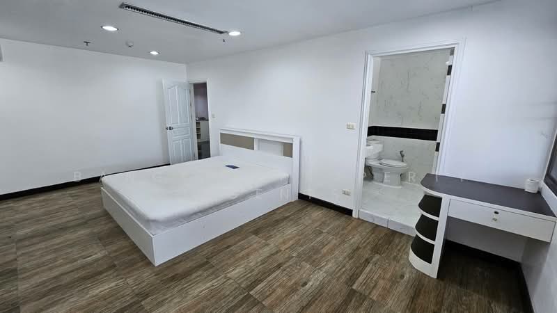Crystal Garden, Bangkok, 217 Sukhumvit 4 Alley, Khlong Toei, Bangkok, 2 Bedrooms, 32 sqm, Condo For Rent, by BANGKOK PROPERTY AGENTS, 500447102 - DDproperty.com