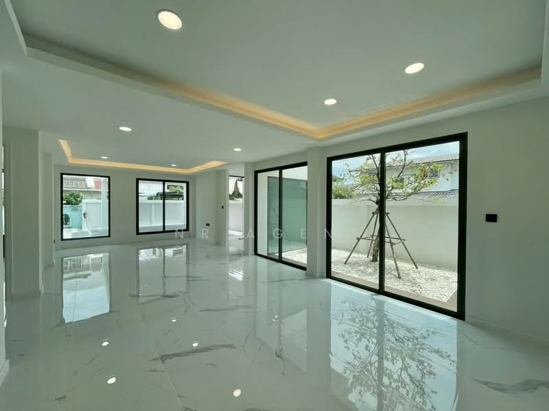 บ้านเดี่ยว รัชโยธิน-รัชดา 42, Bangkok, Chan Kasem, Chatuchak, Bangkok, 3 Bedrooms, 250 sqm, Single Detached House For Sale, by NR AGENT, 500447117 - DDproperty.com
