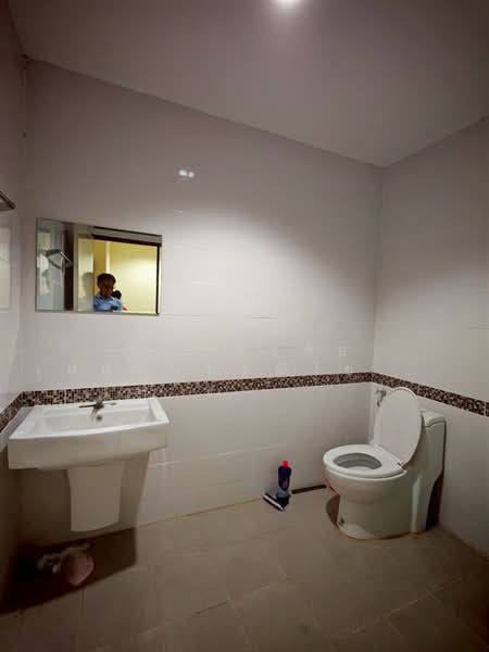 เค.ซี.คู่สร้างวิลล่า เฟส6 ( K.C. Kusang Villa Phase 6 ), Samut Prakan, ถนนประชาอุทิศ-วัดคู่สร้าง, Nai Khlong Bang Pla Kot, Phra Samut Jadee, Samut Prakan, 4 Bedrooms, 130 sqm, Townhouse For Sale, by คุณ พรชัย เสนจันทร์ฒิไชย (โก้), 500447160 - DDproperty.com