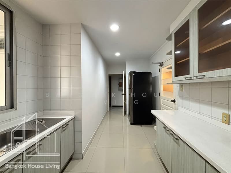 Krungthep Thani Tower, Bangkok, 56 Soi Sukhumvit 24, Khong Tan, Khlong Toei, Bangkok, 3 Bedrooms, 230 sqm, Condo For Rent, by Bangkok House Living, 500447173 - DDproperty.com