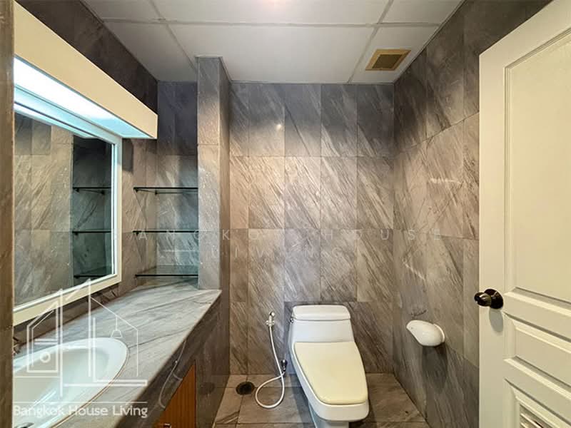 Krungthep Thani Tower, Bangkok, 56 Soi Sukhumvit 24, Khong Tan, Khlong Toei, Bangkok, 3 Bedrooms, 230 sqm, Condo For Rent, by Bangkok House Living, 500447173 - DDproperty.com