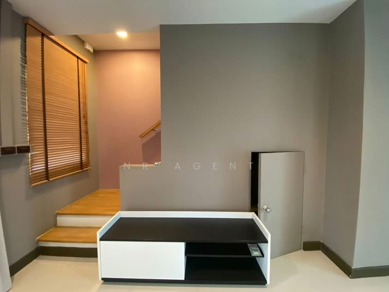Baan Klang Muang Rama 9 (Motorway), Bangkok, New Bangkok-Chonburi Road, Suan Luang, Bangkok, 3 Bedrooms, 150 sqm, Townhouse For Sale, by NR AGENT, 500447178 - DDproperty.com