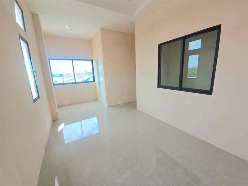 ทาวน์โฮม 3 ชั้น 26.5 ตร.ว. หลังโรงพยาบาลเปาโลสมุทรปราการ ซอยทรัพย์บุญชัย 33, สมุทรปราการ, ถนนศรีนครินทร์, บางเมือง, เมืองสมุทรปราการ, สมุทรปราการ, 220 ตร.ม., ทาวน์เฮ้าส์ ขาย, โดย คุณ ภิญญาลักษณ์ เทพบุตร (ยุ้ย), 500447201 - DDproperty.com