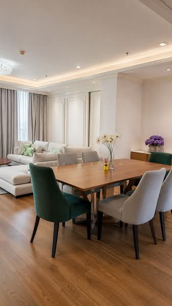 Noble BE33, Bangkok, 19 Soi Sukhumvit 33, Khlong Tan Nua, Watthana, Bangkok, 3 Bedrooms, 136 sqm, Condo For Sale, by กัลยา อนุกูล, 500447237 - DDproperty.com