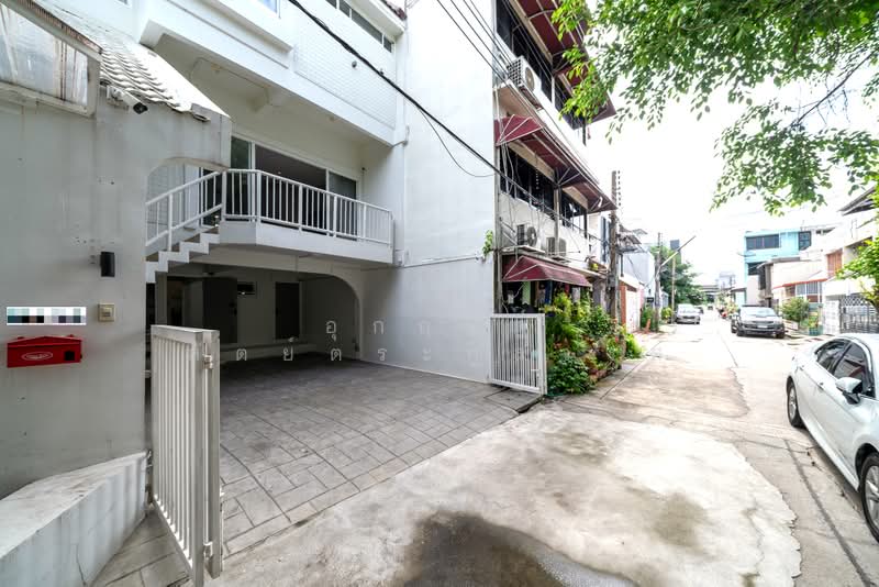 Khlongtan Nivet, Bangkok, 20 Soi Pridi Banomyong 42, Khlong Tan Nua, Watthana, Bangkok, 4 Bedrooms, 323 sqm, Townhouse For Rent, by อุกฤษฎ์ สัตย์ตระกูลวงศ์, 500447263 - DDproperty.com