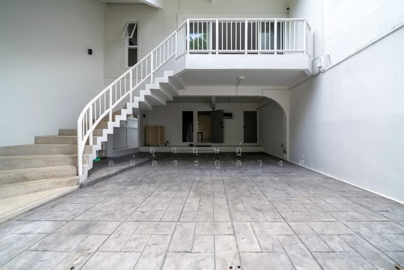 Khlongtan Nivet, Bangkok, 20 Soi Pridi Banomyong 42, Khlong Tan Nua, Watthana, Bangkok, 4 Bedrooms, 323 sqm, Townhouse For Rent, by อุกฤษฎ์ สัตย์ตระกูลวงศ์, 500447263 - DDproperty.com