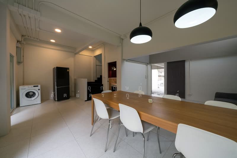 Khlongtan Nivet, Bangkok, 20 Soi Pridi Banomyong 42, Khlong Tan Nua, Watthana, Bangkok, 4 Bedrooms, 323 sqm, Townhouse For Rent, by อุกฤษฎ์ สัตย์ตระกูลวงศ์, 500447263 - DDproperty.com