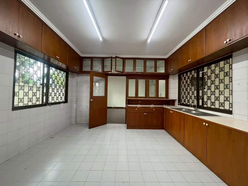 1-Storey house over 300 sq m. near Ratchyothin, Bangkok, Chatuchak, Bangkok, 2 Bedrooms, 300 sqm, Single Detached House For Rent, by ปรีชา จิตต์สมนึก, 500447485 - DDproperty.com
