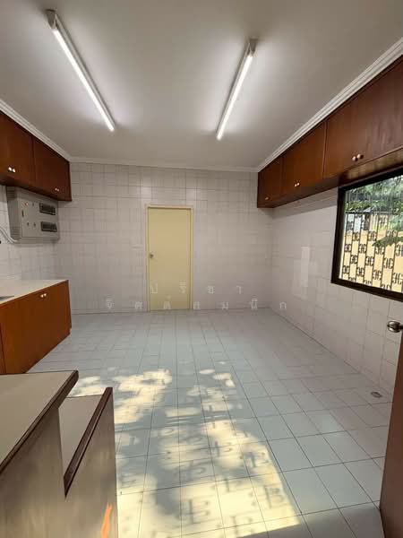 1-Storey house over 300 sq m. near Ratchyothin, Bangkok, Chatuchak, Bangkok, 2 Bedrooms, 300 sqm, Single Detached House For Rent, by ปรีชา จิตต์สมนึก, 500447485 - DDproperty.com