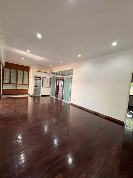 1-Storey house over 300 sq m. near Ratchyothin, Bangkok, Chatuchak, Bangkok, 2 Bedrooms, 300 sqm, Single Detached House For Rent, by ปรีชา จิตต์สมนึก, 500447485 - DDproperty.com