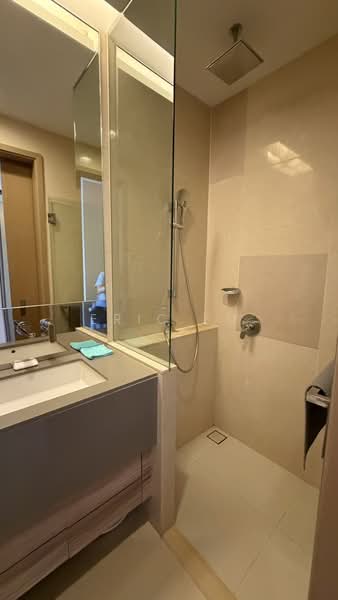 The Esse Asoke, Bangkok, 333 Soi Sukhumvit 21, Sukhumvit Road, Khlongtoei Nua, Watthana, Bangkok, 1 Bedroom, 37 sqm, Condo For Rent, by Eric Fu, 500447507 - DDproperty.com