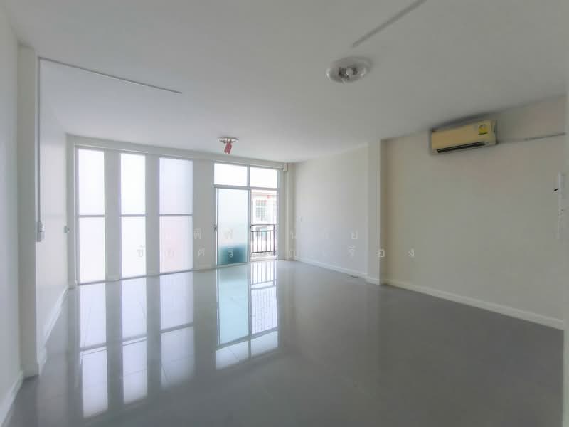 I Leaf Town Lumlukka Klong 3, Pathum Thani, Lam Luk Ka, Pathum Thani, 2 Bedrooms, 166 sqm, Townhouse For Sale, by พิพัฒน์ชัย ชัยศรีบุญเรือง, 500447521 - DDproperty.com