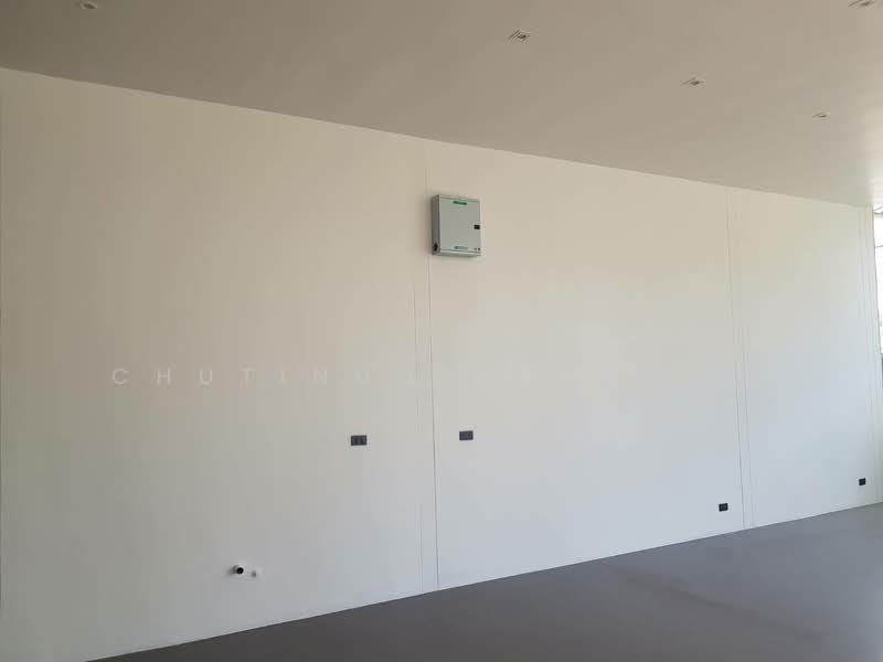 Space for Rent with outdoor area in Phrom Phong Ideal for Cafe Restaurant, Bangkok, Khlong Tan Nua, Watthana, Bangkok, , 150 sqm, Retail Space For Rent, by Chutinun Mungmai, 500447546 - DDproperty.com