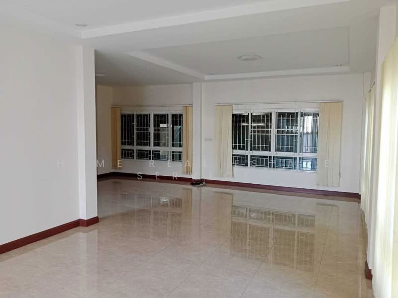 The Park at Fashion, Bangkok, Ratchada-Ramintra Road, Khan Na Yao, Bangkok, 4 Bedrooms, 228 sqm, Townhouse For Sale, by HOME Real Estate Service, 500447558 - DDproperty.com