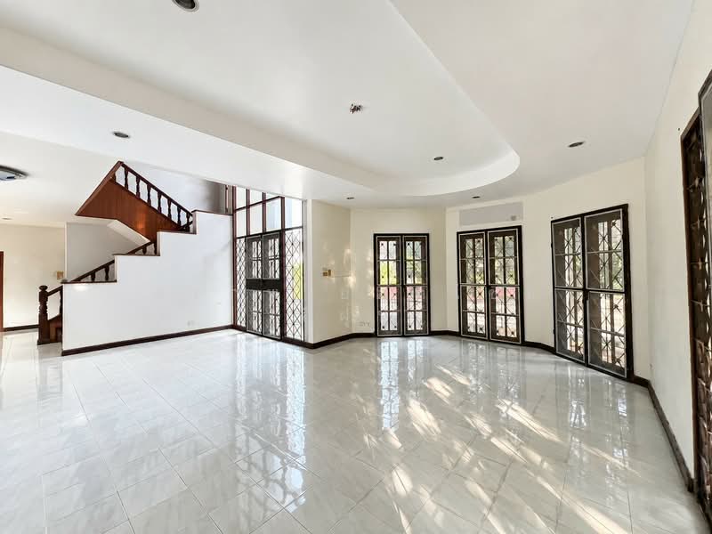 หมู่บ้านเมืองดี, Bangkok, Sala Thammasop, Thawi Watthana, Bangkok, 5 Bedrooms, 325 sqm, Single Detached House For Sale, by สรภพ ยอดไชย (สีฝุ่น), 500447571 - DDproperty.com