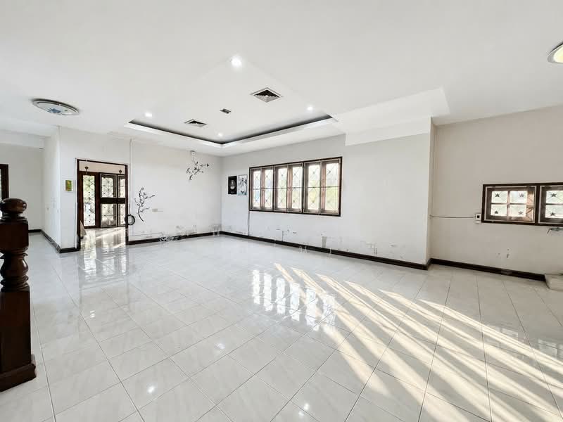 หมู่บ้านเมืองดี, Bangkok, Sala Thammasop, Thawi Watthana, Bangkok, 5 Bedrooms, 325 sqm, Single Detached House For Sale, by สรภพ ยอดไชย (สีฝุ่น), 500447571 - DDproperty.com