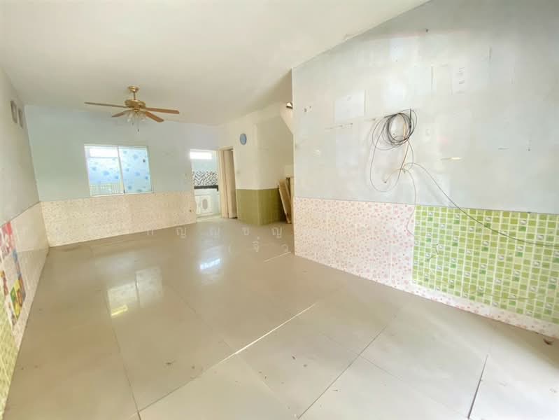 Baan Pruksa 44 Rangsit-Klong 2 : บ้านพฤกษา 44 รังสิต-คลอง 2, ปทุมธานี, ซอย หมู่บ้านบ้านพฤกษา 44, คลองสอง, คลองหลวง, ปทุมธานี, 90 ตร.ม., ทาวน์เฮ้าส์ ขาย, โดย คุณ กัญญ์ชญา คารมดี (จิ๋ว), 500447573 - DDproperty.com