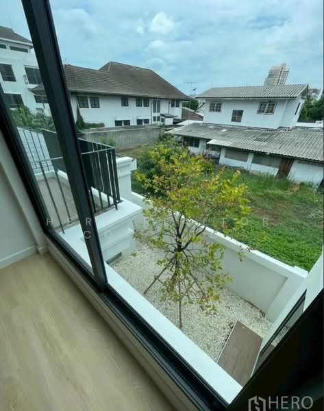 For Sale 4 Bedroom Detached House Ratchada 42 in Chatuchak Bangkok HRE01126, กรุงเทพ, จันทรเกษม, จตุจักร, กรุงเทพ, 250 ตร.ม., บ้านเดี่ยว ขาย, โดย Hero Realtor Co., Ltd., 500447576 - DDproperty.com