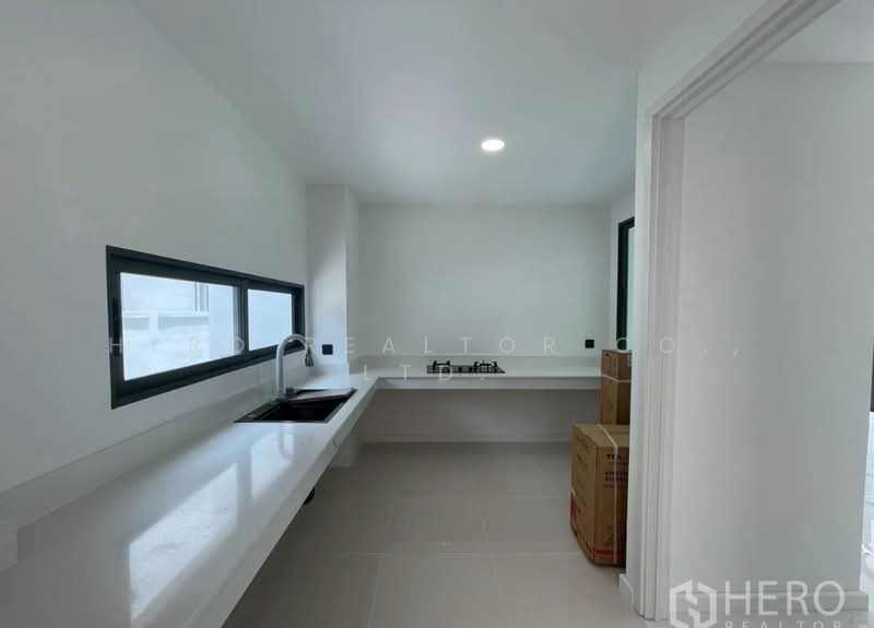 For Sale 4 Bedroom Detached House Ratchada 42 in Chatuchak Bangkok HRE01126, กรุงเทพ, จันทรเกษม, จตุจักร, กรุงเทพ, 250 ตร.ม., บ้านเดี่ยว ขาย, โดย Hero Realtor Co., Ltd., 500447576 - DDproperty.com