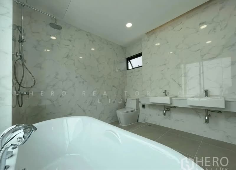For Sale 4 Bedroom Detached House Ratchada 42 in Chatuchak Bangkok HRE01126, Bangkok, Chan Kasem, Chatuchak, Bangkok, 4 Bedrooms, 250 sqm, Single Detached House For Sale, by Hero Realtor Co., Ltd., 500447576 - DDproperty.com