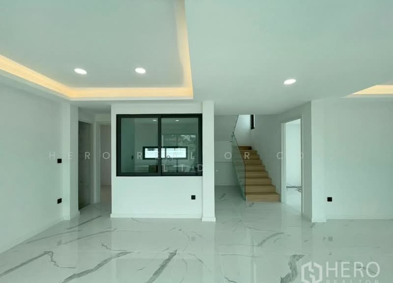 For Sale 4 Bedroom Detached House Ratchada 42 in Chatuchak Bangkok HRE01126, กรุงเทพ, จันทรเกษม, จตุจักร, กรุงเทพ, 250 ตร.ม., บ้านเดี่ยว ขาย, โดย Hero Realtor Co., Ltd., 500447576 - DDproperty.com
