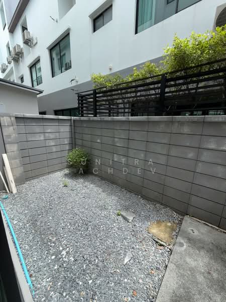 Nirvana Define Srinakarin-Rama 9, Bangkok, Srinakarin - Rom Klao Road, Saphan Sung, Bangkok, 3 Bedrooms, 285 sqm, Townhouse For Rent, by Sunitra Sachdev, 500447589 - DDproperty.com