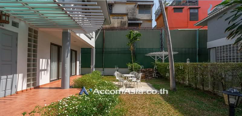 Classic detached house with wooden interior and garden, กรุงเทพ, ยานนาวา, สาทร, กรุงเทพ, 220 ตร.ม., บ้านเดี่ยว ให้เช่า, โดย บริษัท แอคคอม เอเซีย จำกัด, 500447607 - DDproperty.com