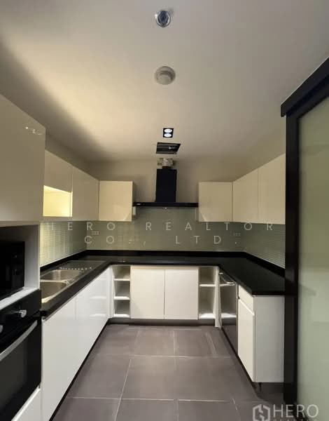 For Rent 2 Bedroom Apartment Thonglor in Watthana Bangkok HRE01128, Bangkok, Khlong Tan Nua, Watthana, Bangkok, 2 Bedrooms, 150 sqm, Townhouse For Rent, by Hero Realtor Co., Ltd., 500447625 - DDproperty.com